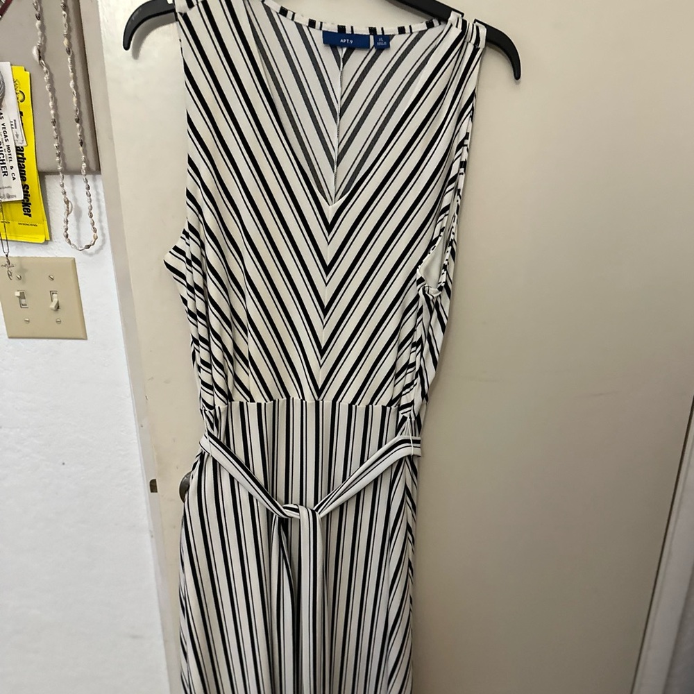 Apt. 9 Black and White Sheath Midi Dress V-Neck Sleeveless